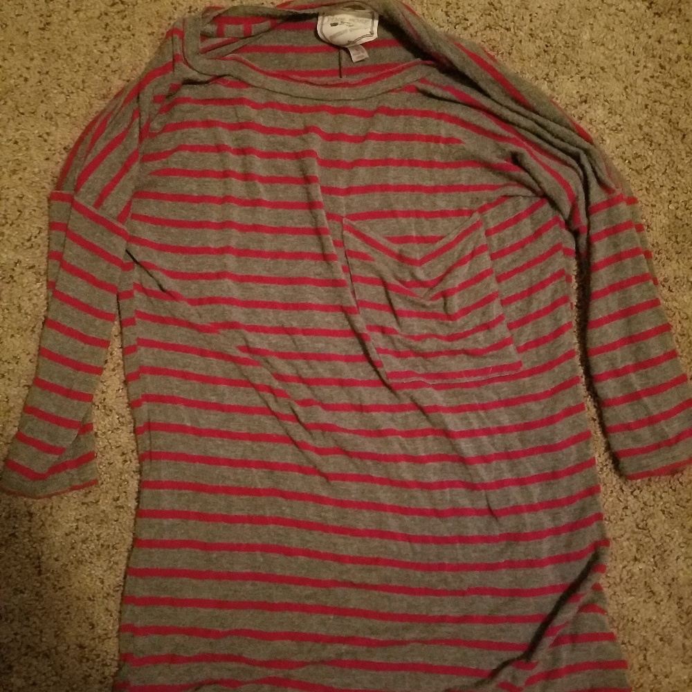 Womens 3/4 sleeve top